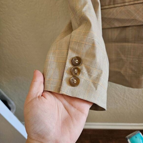 Wayf Plaid Blazer - Picture 4 of 8